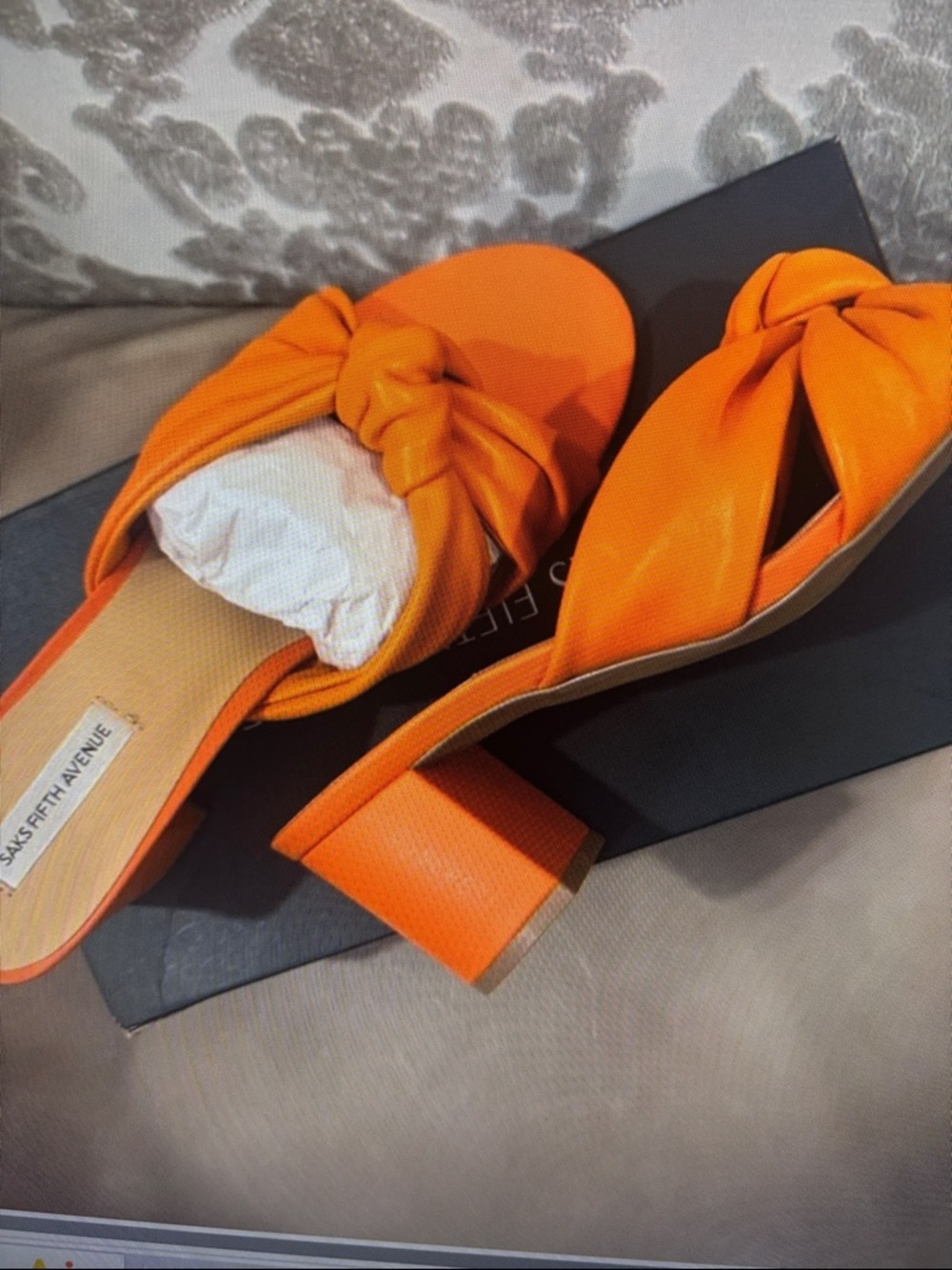 NWB Saks Fifth Avenue Knotted Block Heel Sandal  Size 9